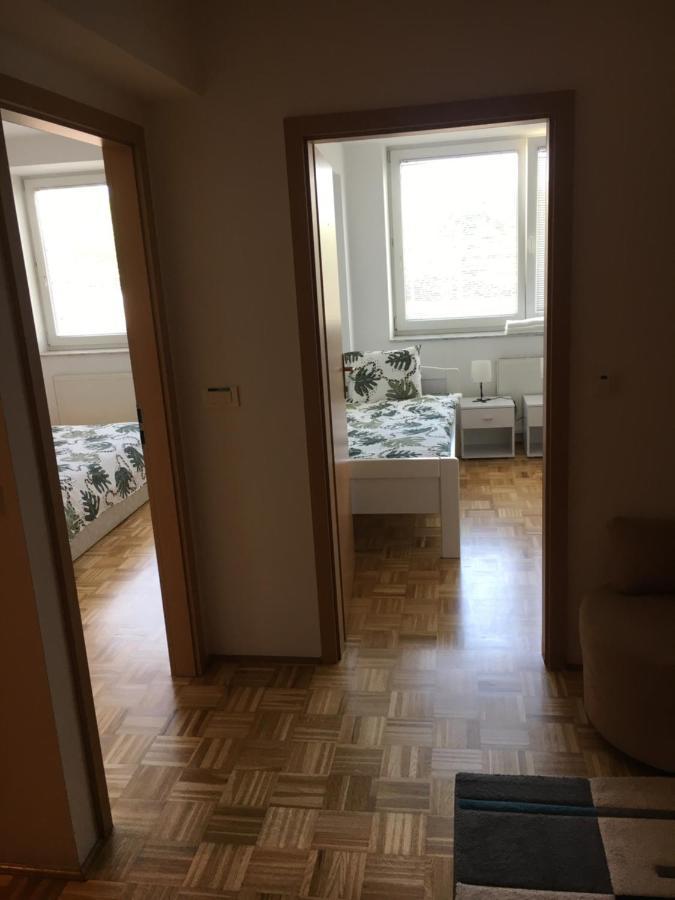 Apartma Lunca 2 Apartment Ljubljana Bagian luar foto